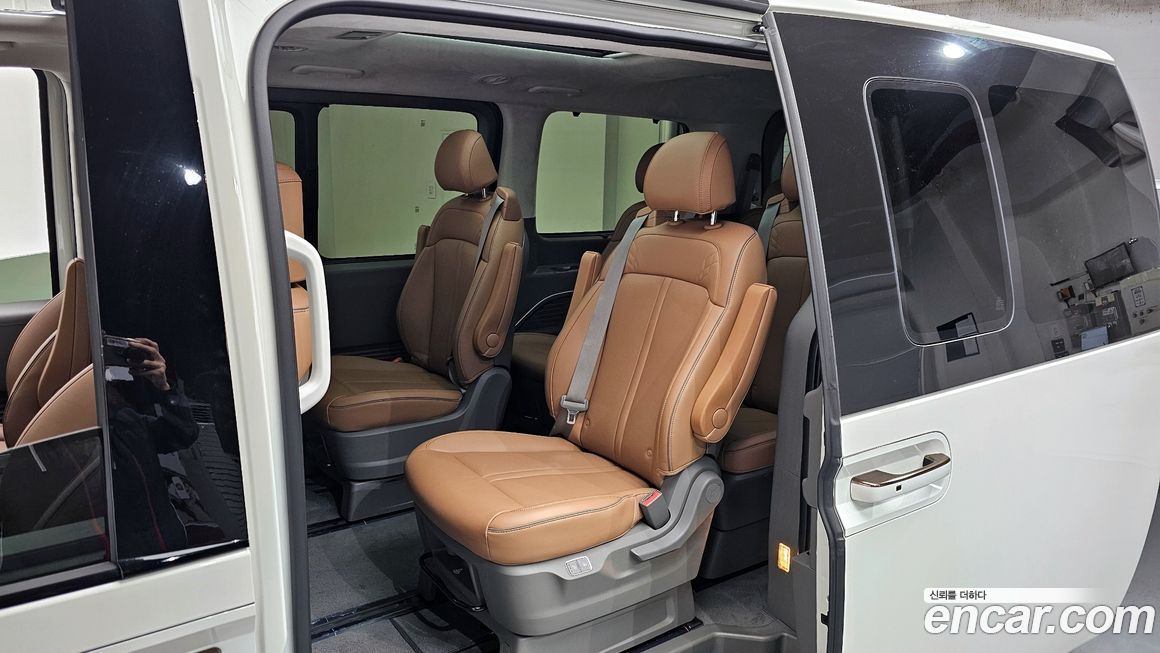 Hyundai Staria 2025