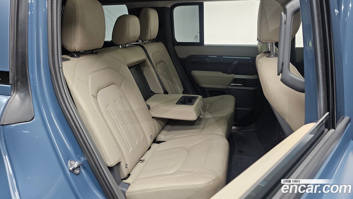 Land Rover Defender 2022