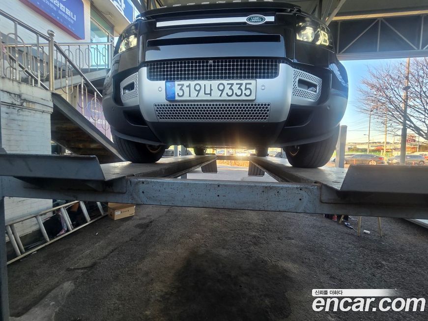 Land Rover Defender 2020