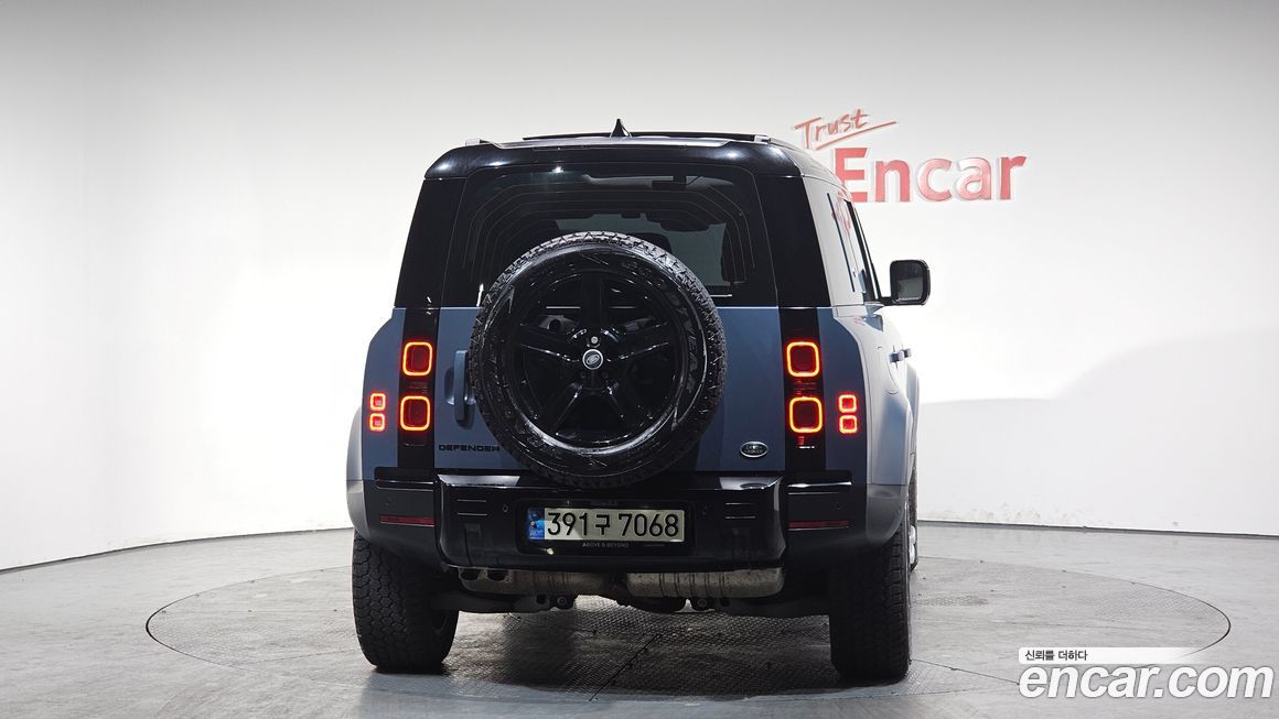 Land Rover Defender 2022