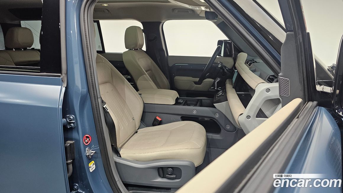 Land Rover Defender 2022