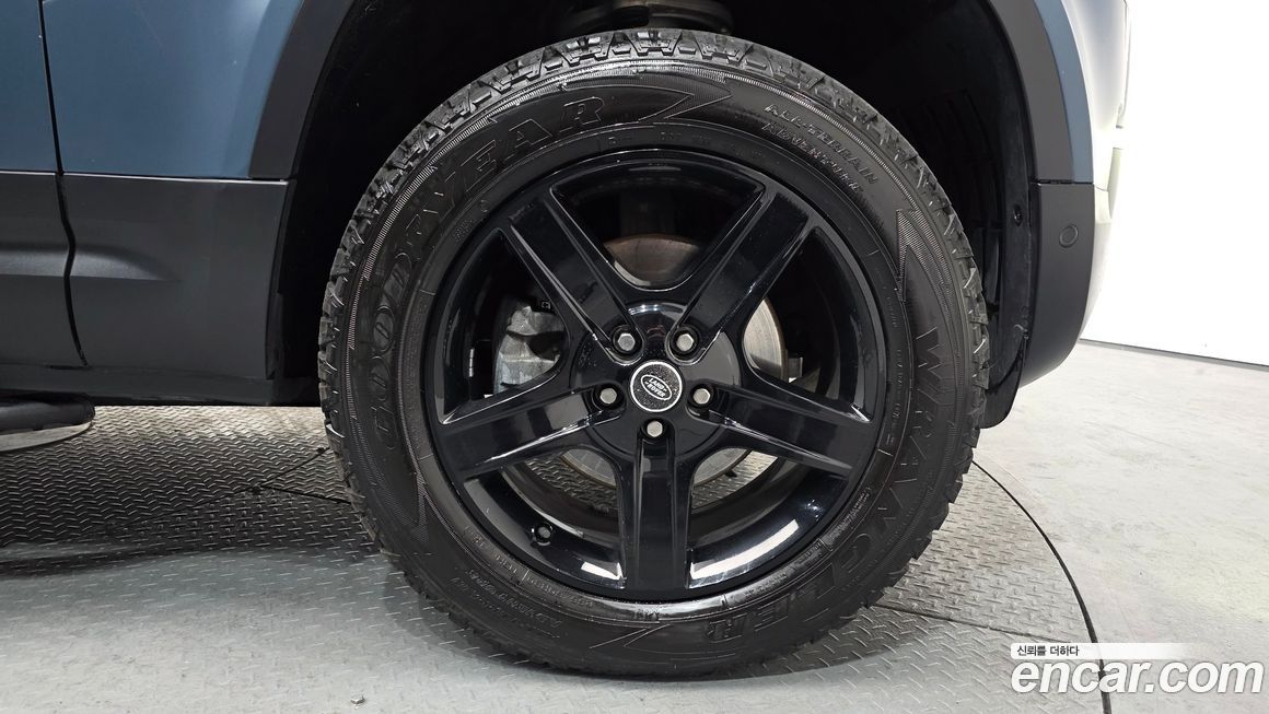 Land Rover Defender 2022