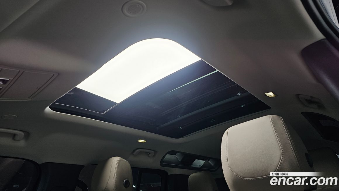 Land Rover Defender 2022