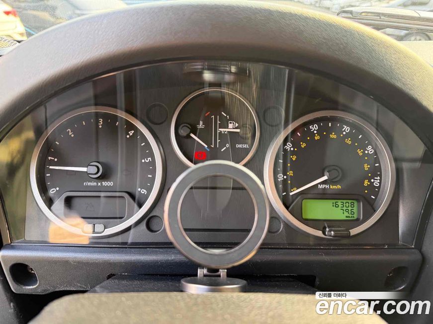 Land Rover Defender 2012