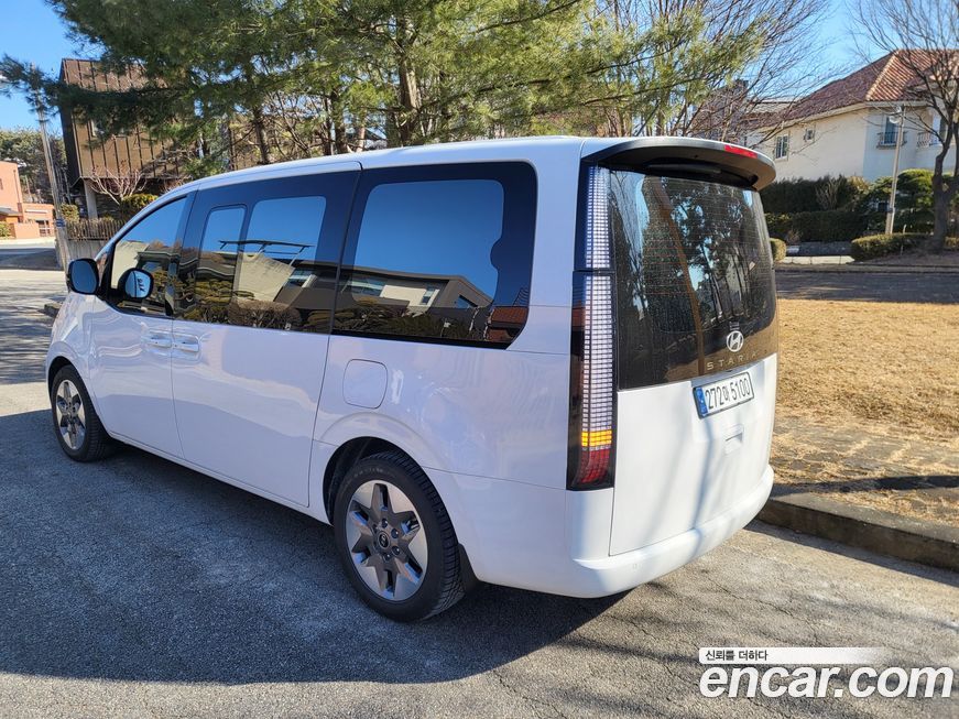 Hyundai Staria 2025