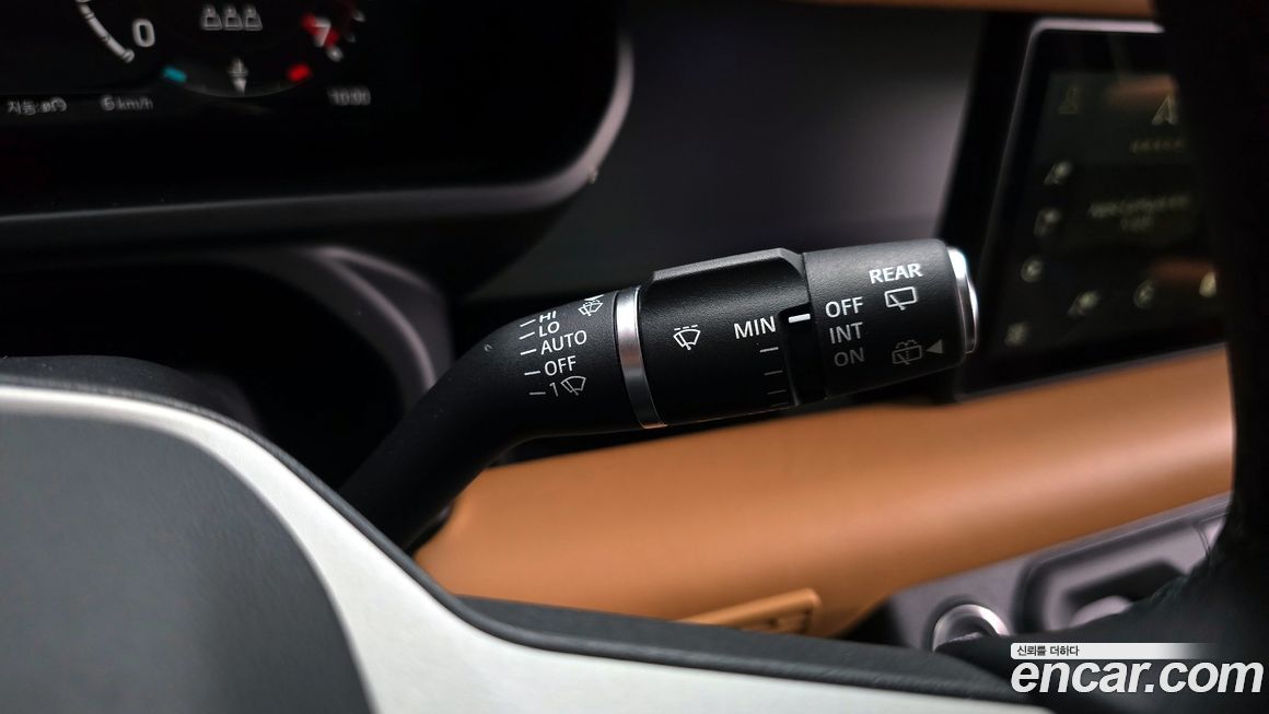 Land Rover Defender 2024