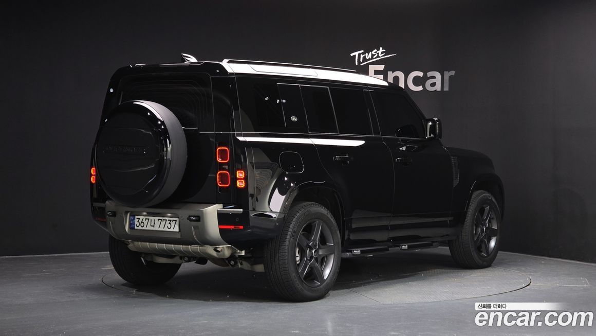 Land Rover Defender 2024