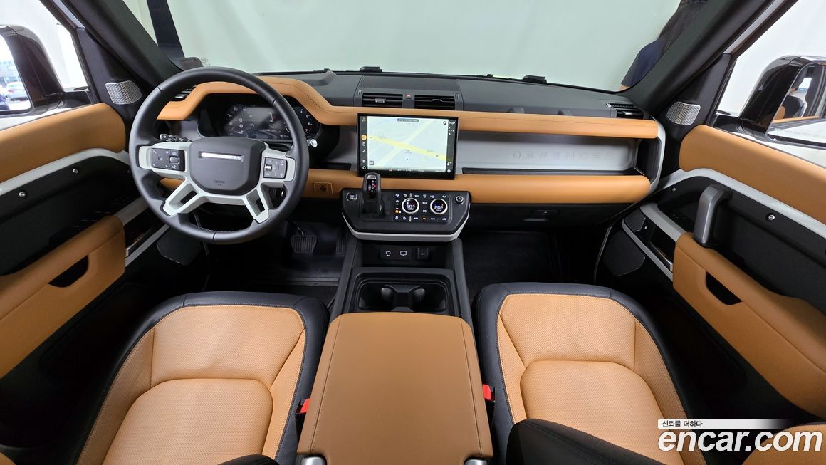Land Rover Defender 2024