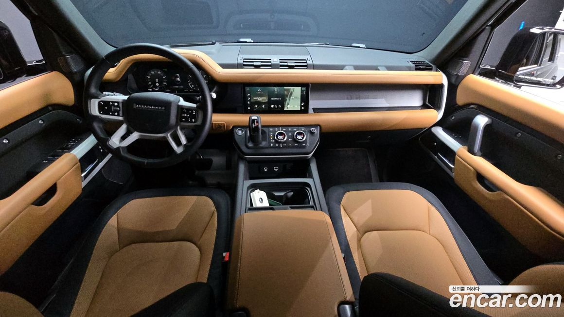 Land Rover Defender 2024