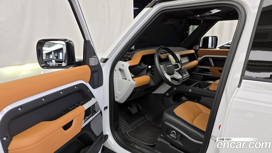 Land Rover Defender 2024