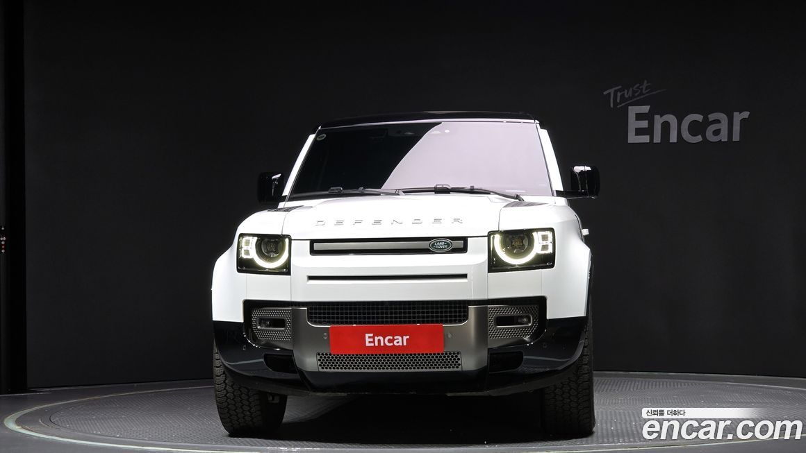 Land Rover Defender 2024