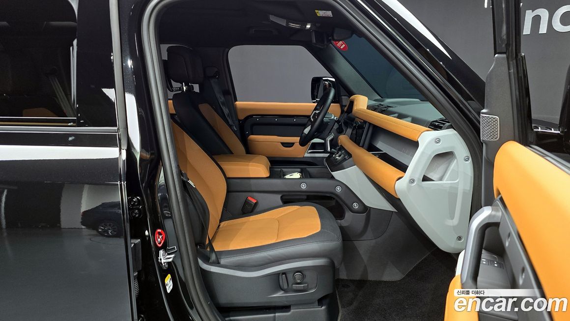 Land Rover Defender 2024