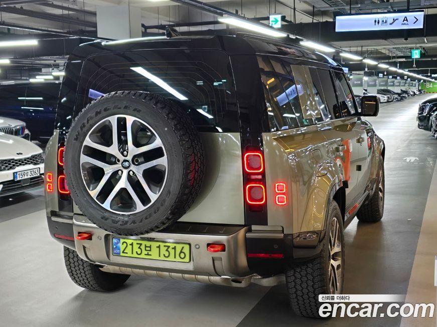 Land Rover Defender 2024