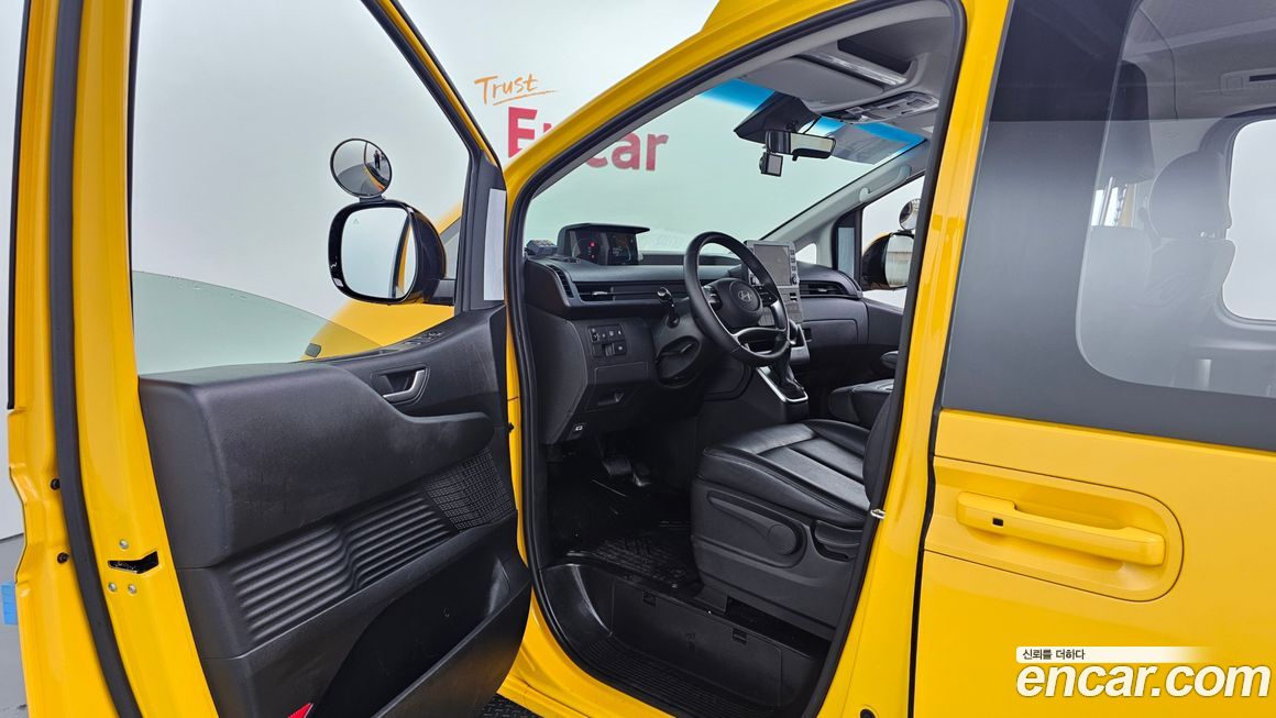 Hyundai Staria 2025
