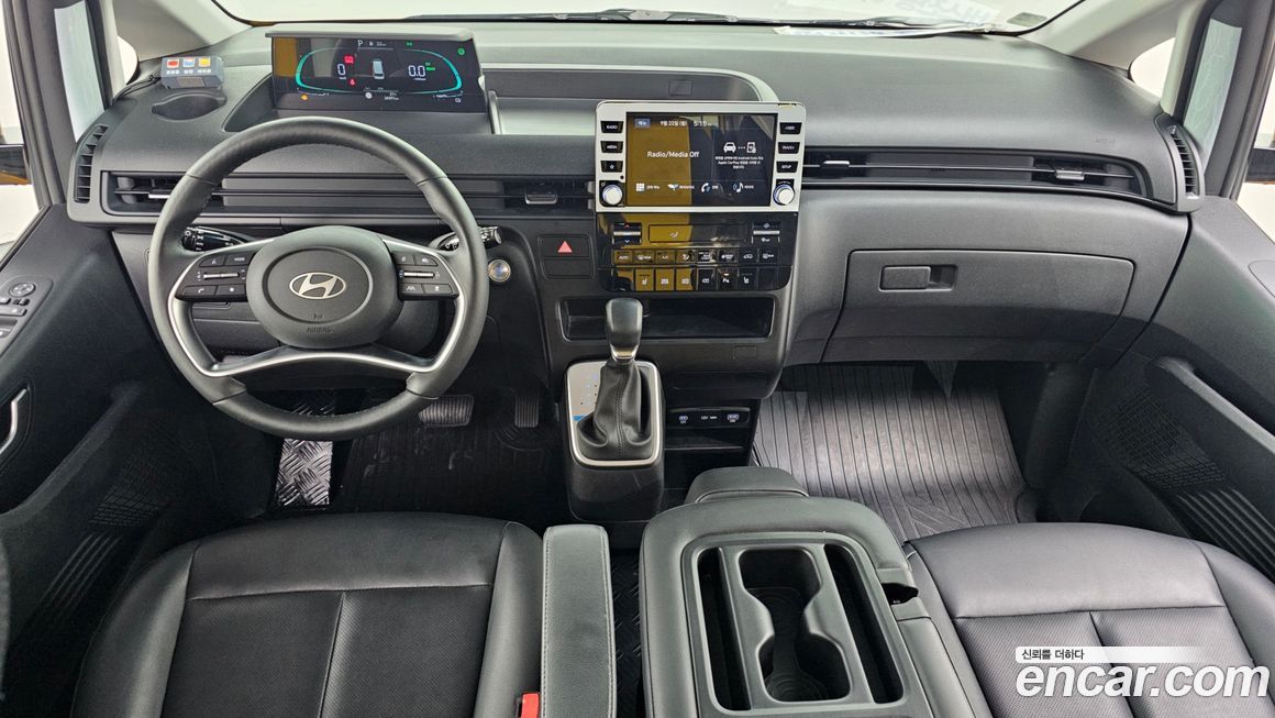 Hyundai Staria 2025
