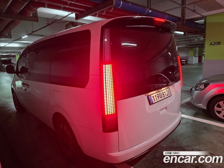 Hyundai Staria 2025
