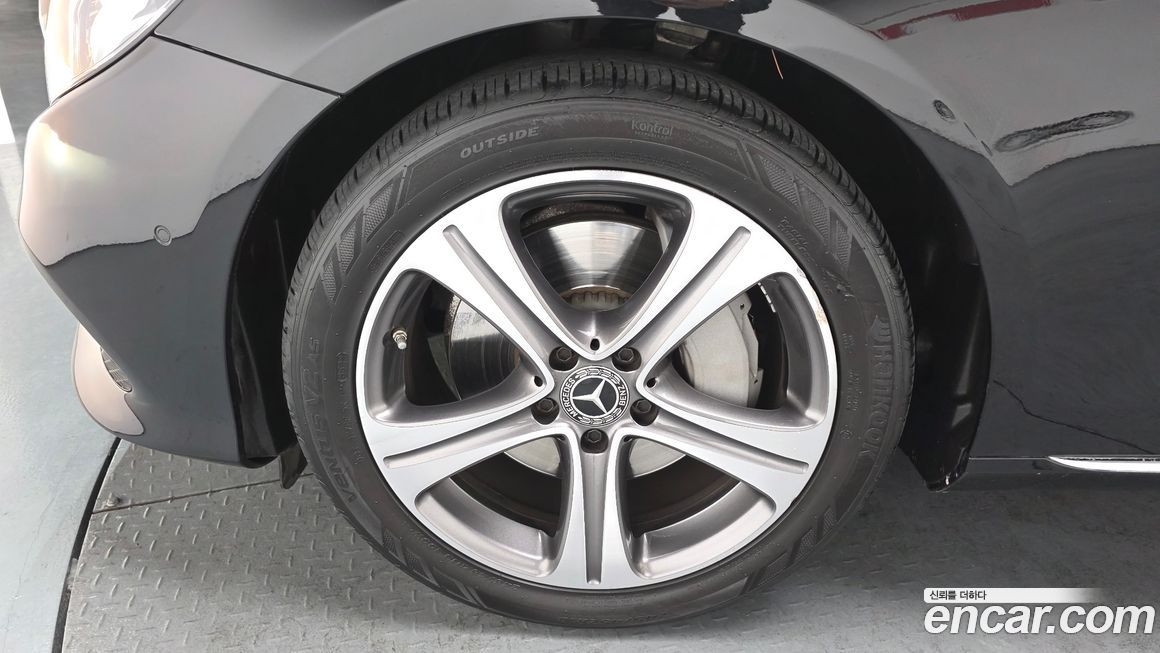 Mercedes-Benz E-Class 2019