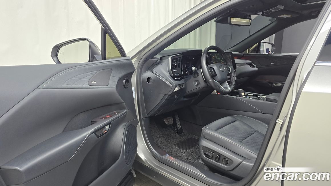 Lexus RX 2025