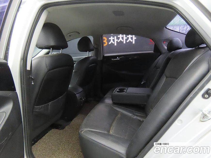 Hyundai Sonata 2010