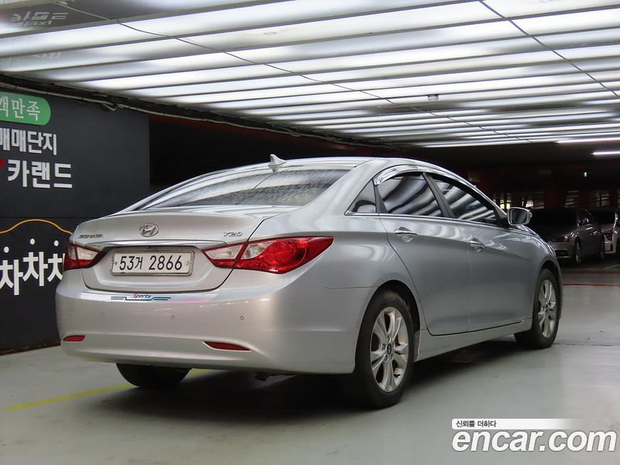 Hyundai Sonata 2010