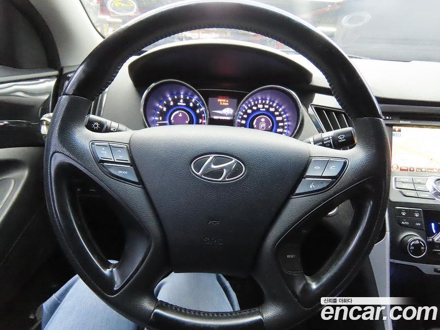 Hyundai Sonata 2010