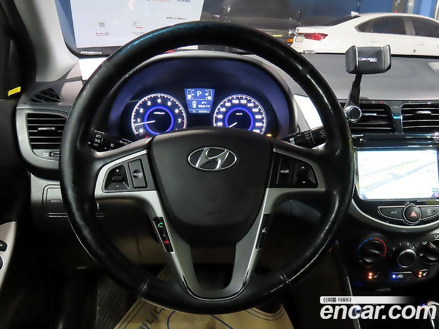 Hyundai Accent 2015