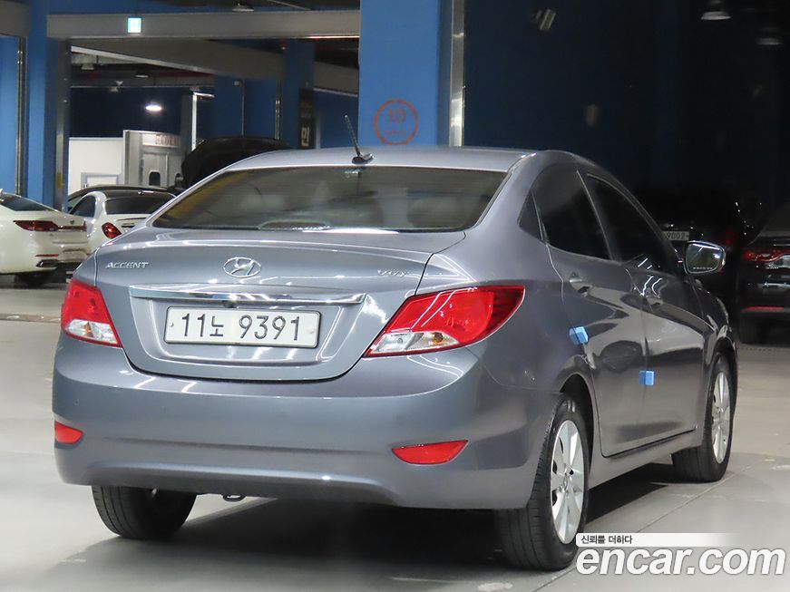 Hyundai Accent 2015