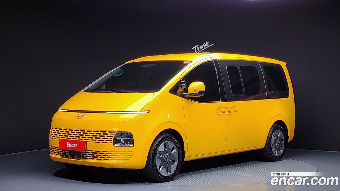 Hyundai Staria 2025