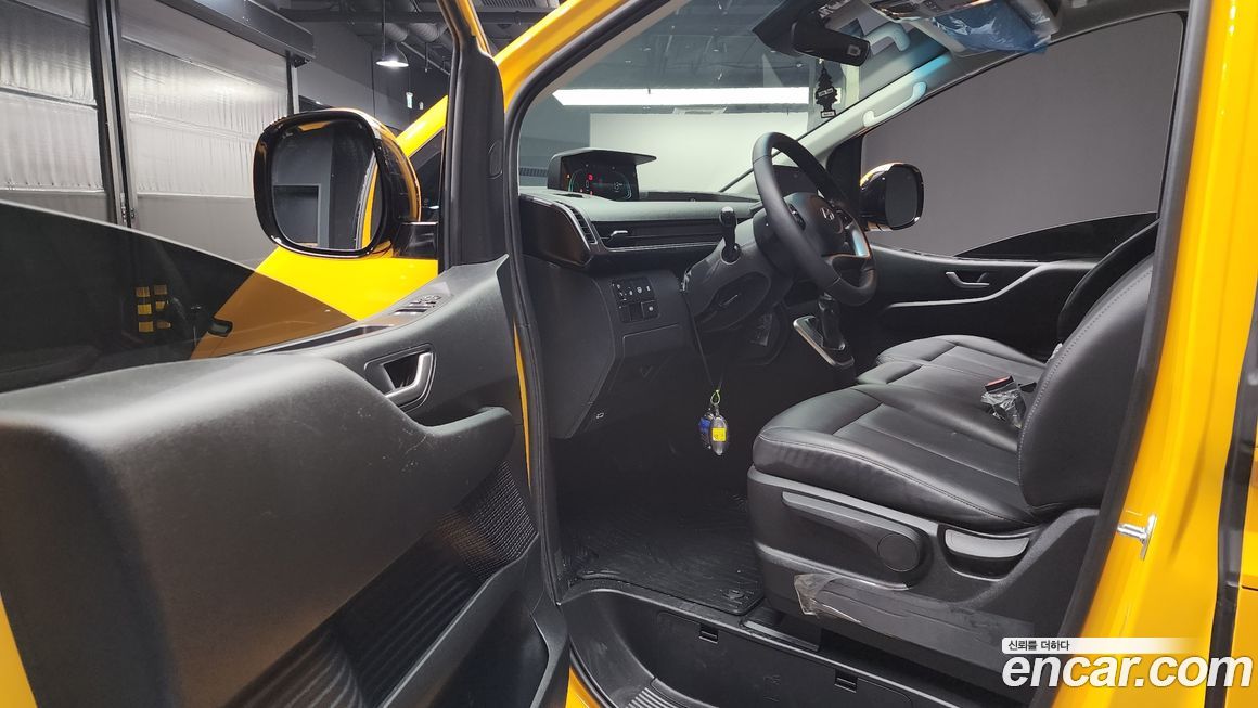 Hyundai Staria 2025