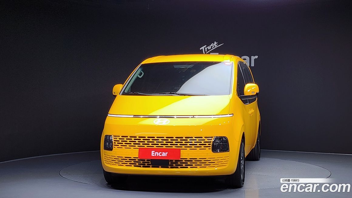 Hyundai Staria 2025