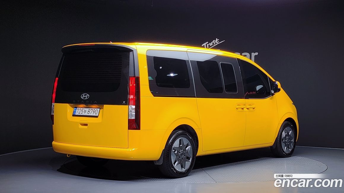 Hyundai Staria 2025