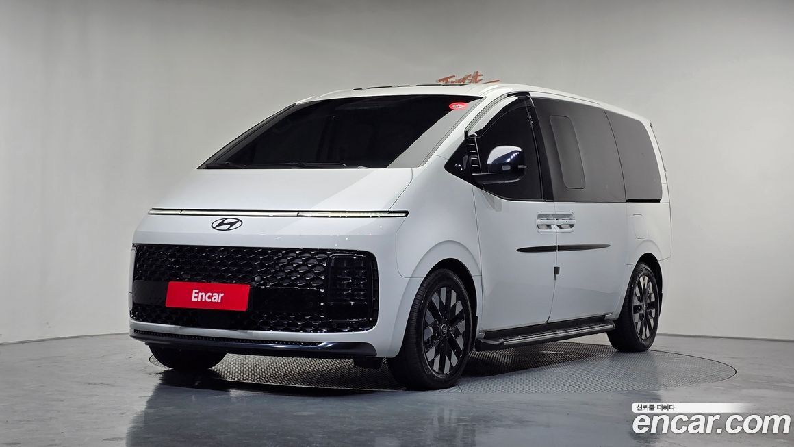 Hyundai Staria 2025