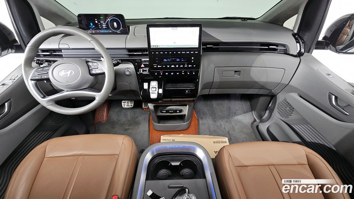 Hyundai Staria 2025