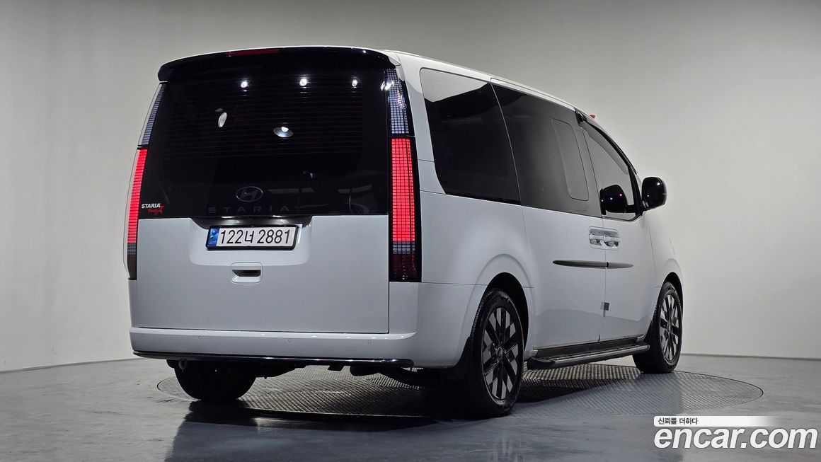 Hyundai Staria 2025