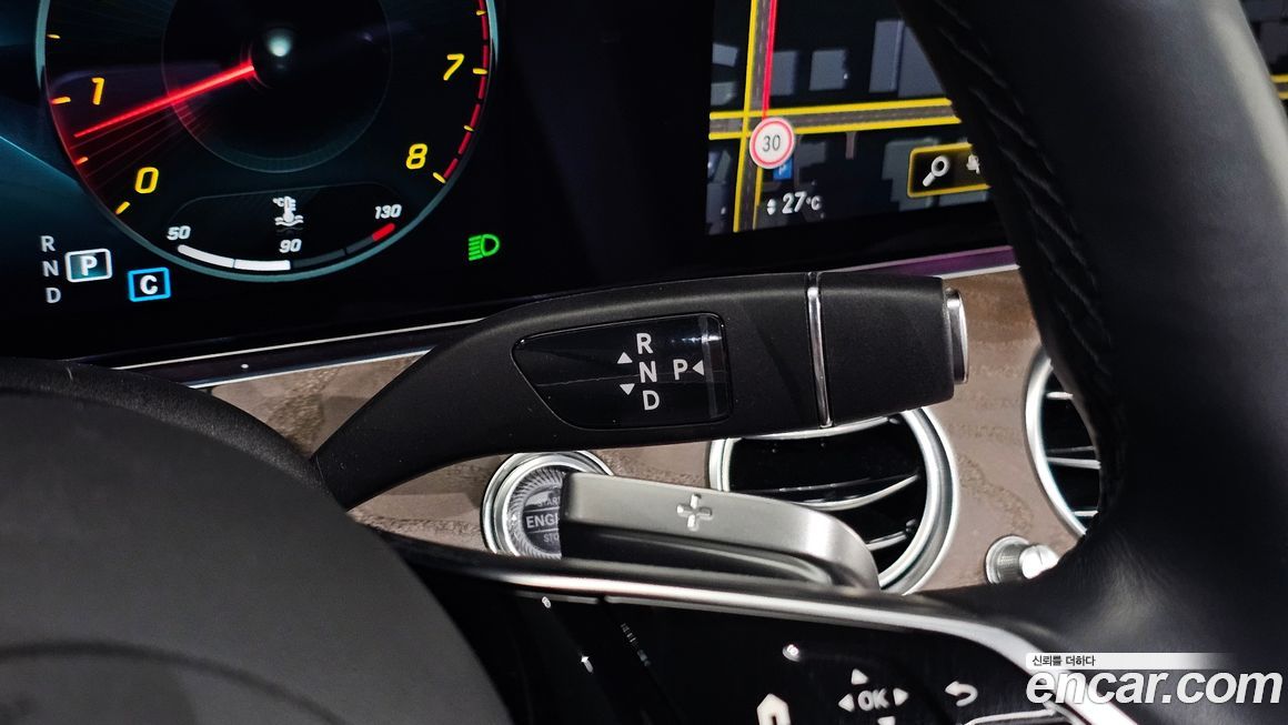 Mercedes-Benz E-Class 2022