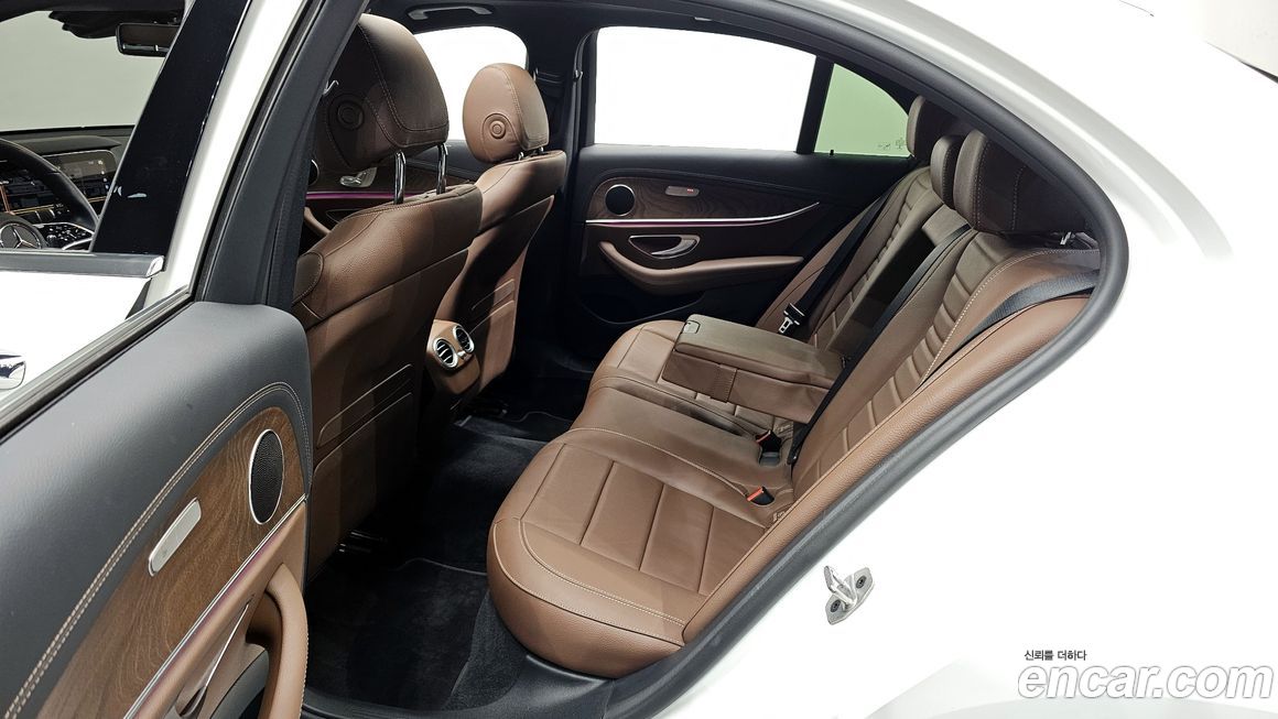 Mercedes-Benz E-Class 2022