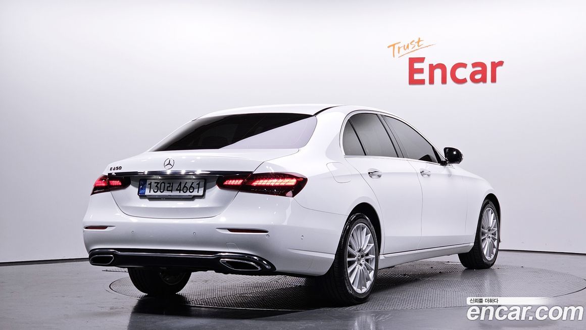 Mercedes-Benz E-Class 2022