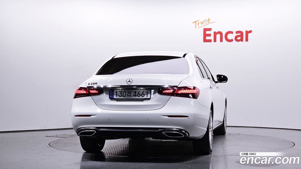 Mercedes-Benz E-Class 2022