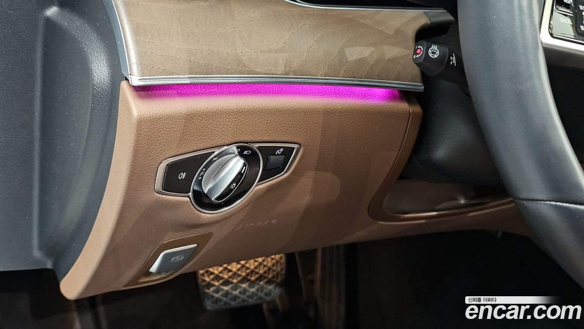 Mercedes-Benz E-Class 2022