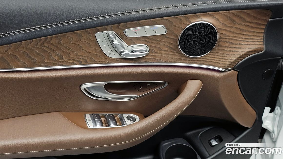 Mercedes-Benz E-Class 2022