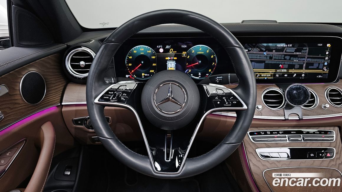 Mercedes-Benz E-Class 2022