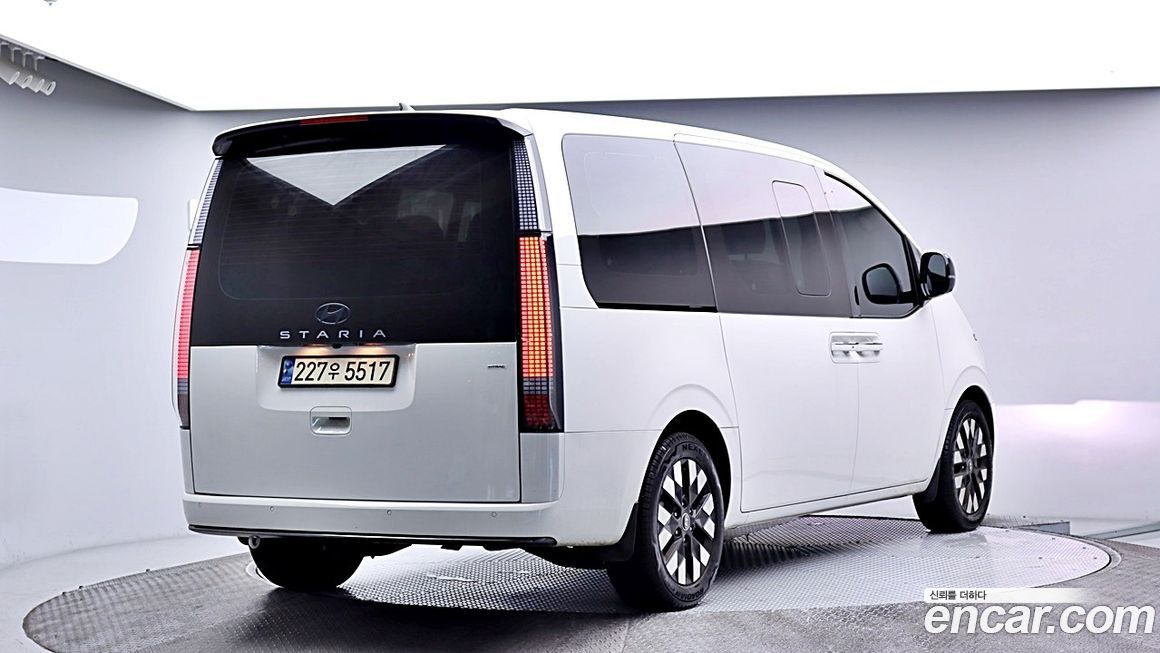 Hyundai Staria 2025