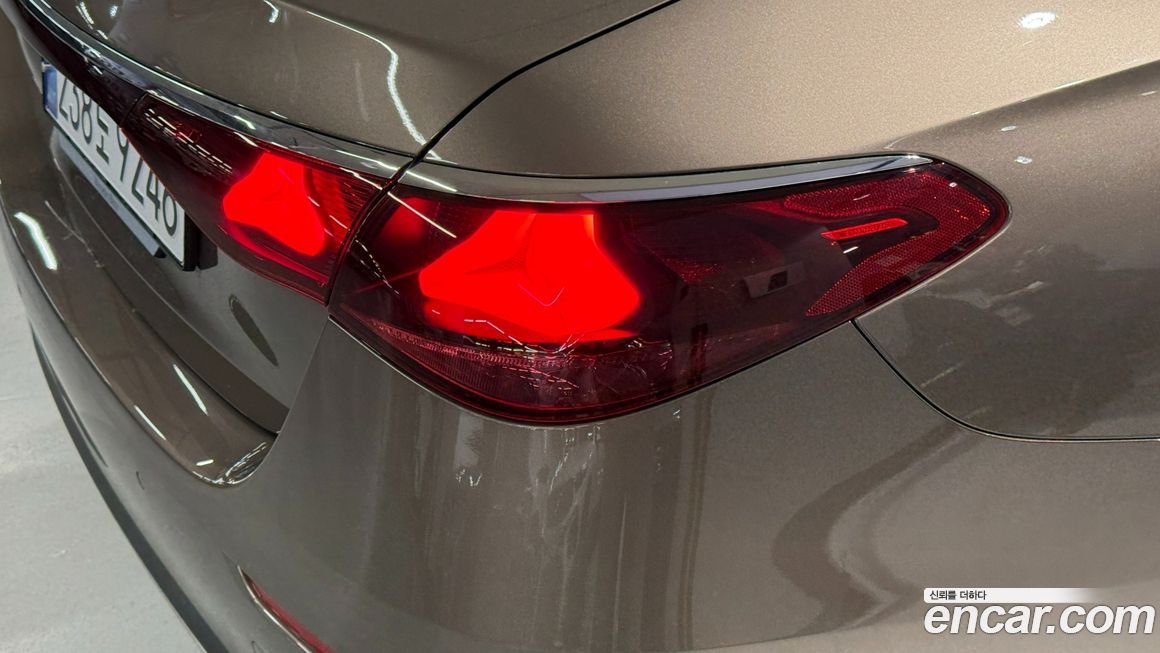 Mercedes-Benz E-Class 2025