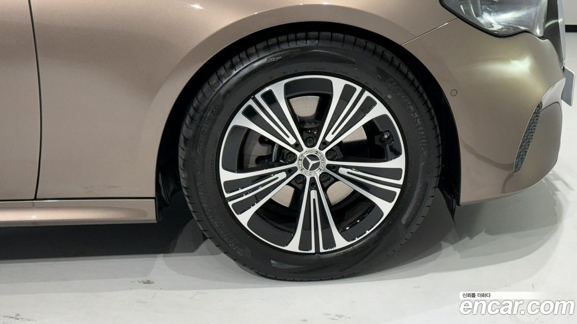 Mercedes-Benz E-Class 2025