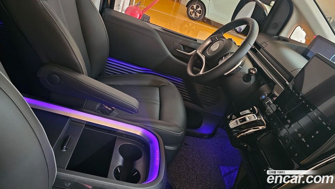 Hyundai Staria 2025