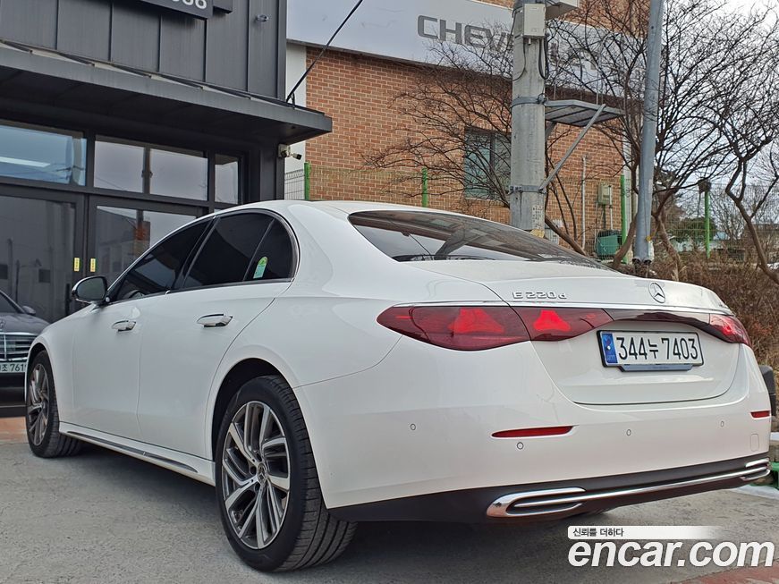 Mercedes-Benz E-Class 2024