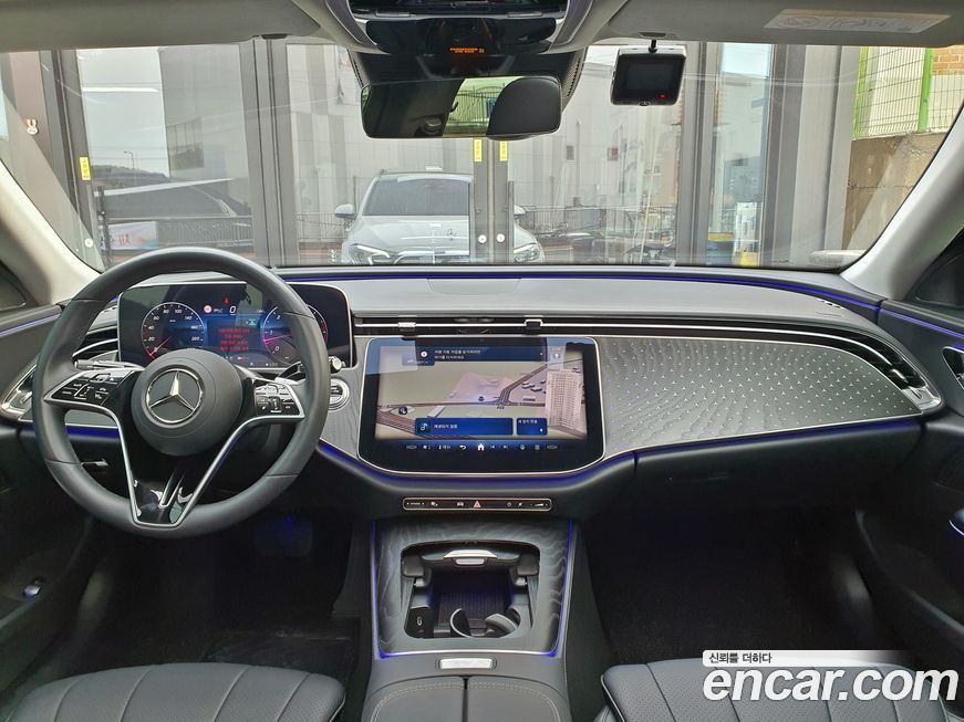 Mercedes-Benz E-Class 2024