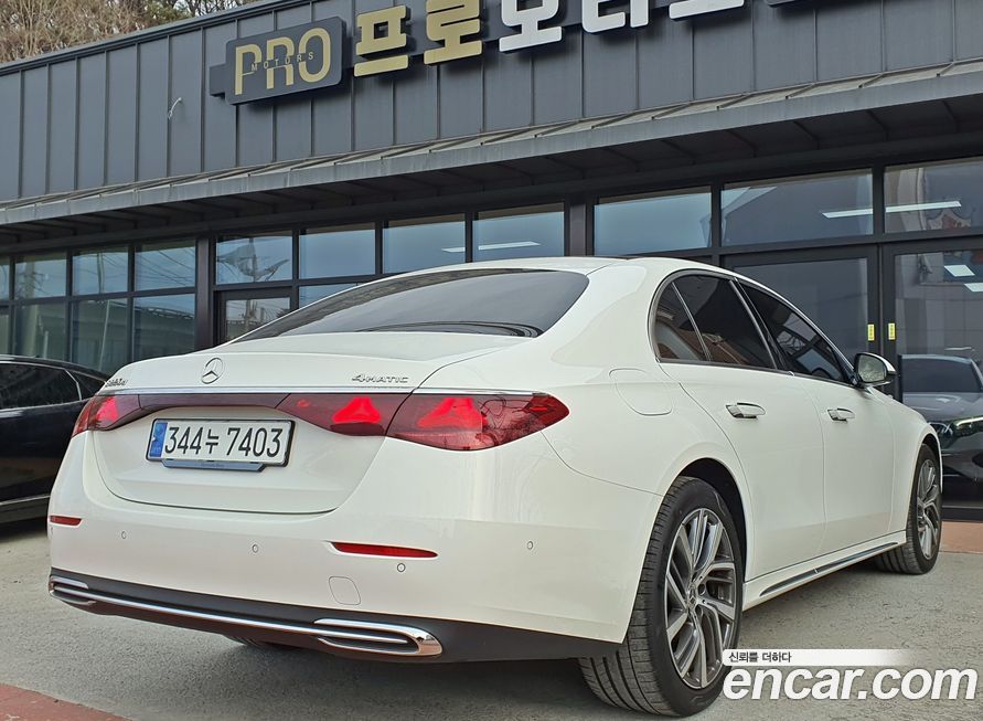 Mercedes-Benz E-Class 2024