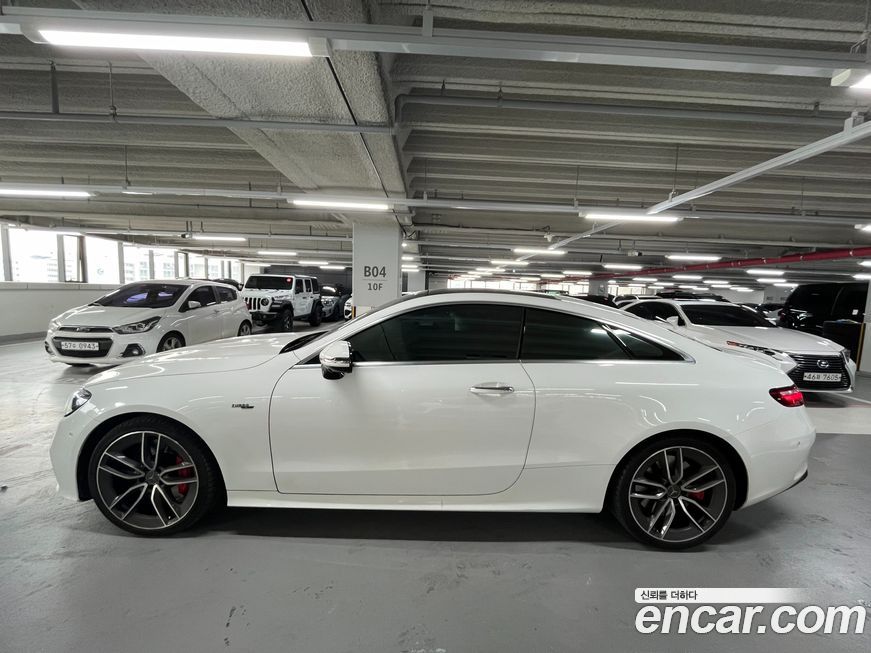 Mercedes-Benz E-Class 2022