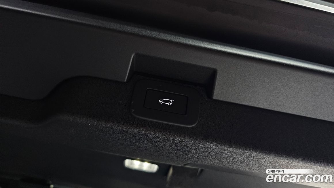 Land Rover Discovery 2024